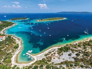 Explore the stunning Blue Lagoon – lunch included